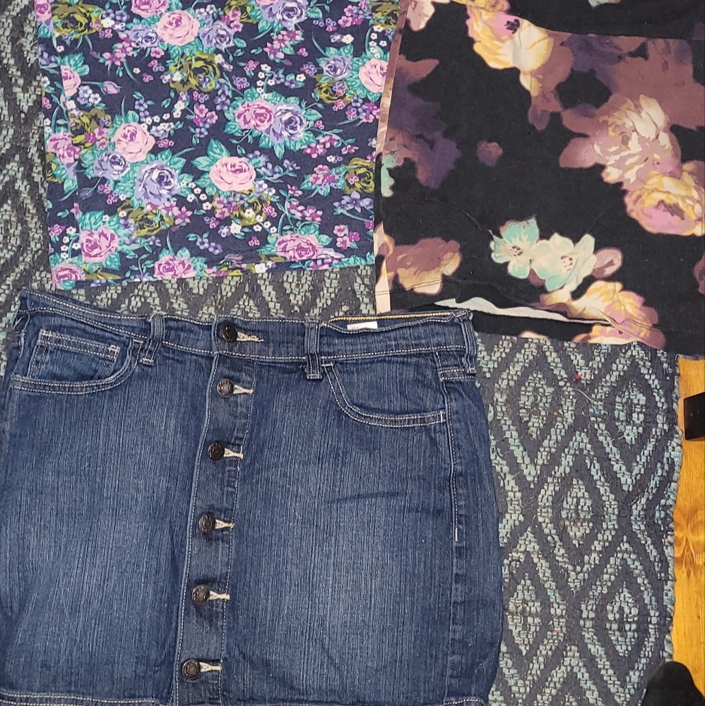 Bundle of 3 skirts all size large